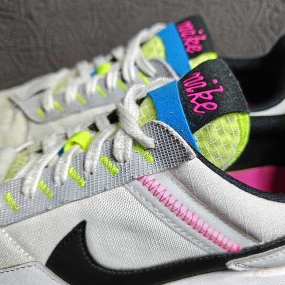 Nike Air Max Pre-Day White Platinum Volt Running Comfort Sneaker Men's Shoe 9.5 - Picture 4 of 10